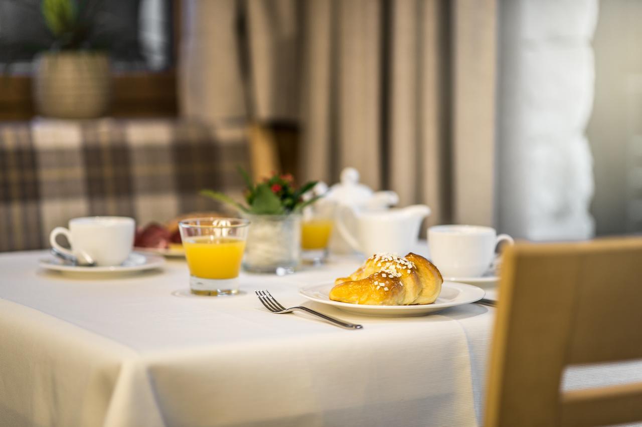 Garni Larix Hotel Colfosco Eksteriør billede