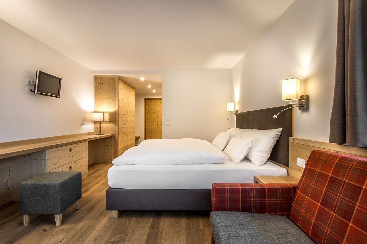 Garni Larix Hotel Colfosco Eksteriør billede