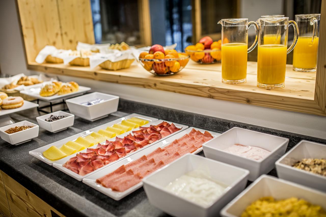 Garni Larix Hotel Colfosco Eksteriør billede