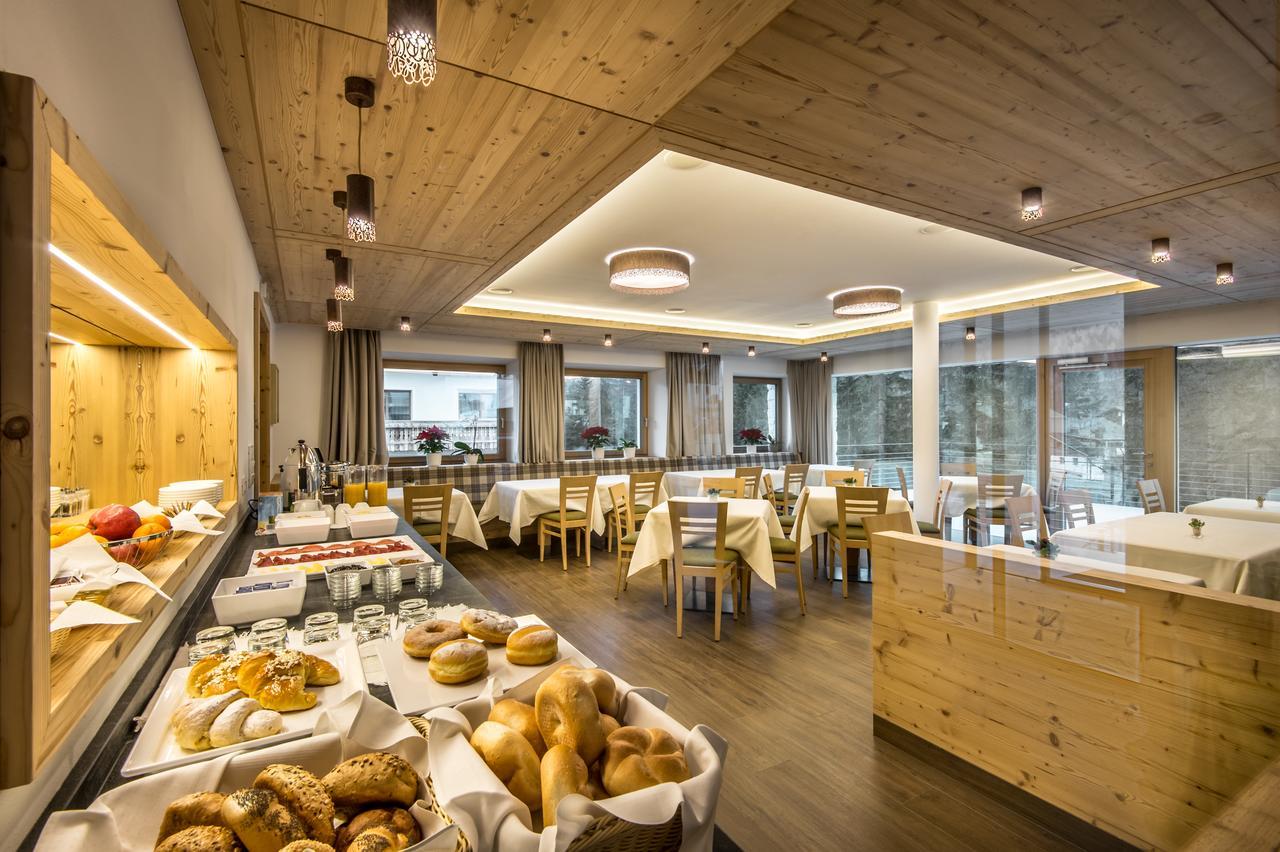 Garni Larix Hotel Colfosco Eksteriør billede