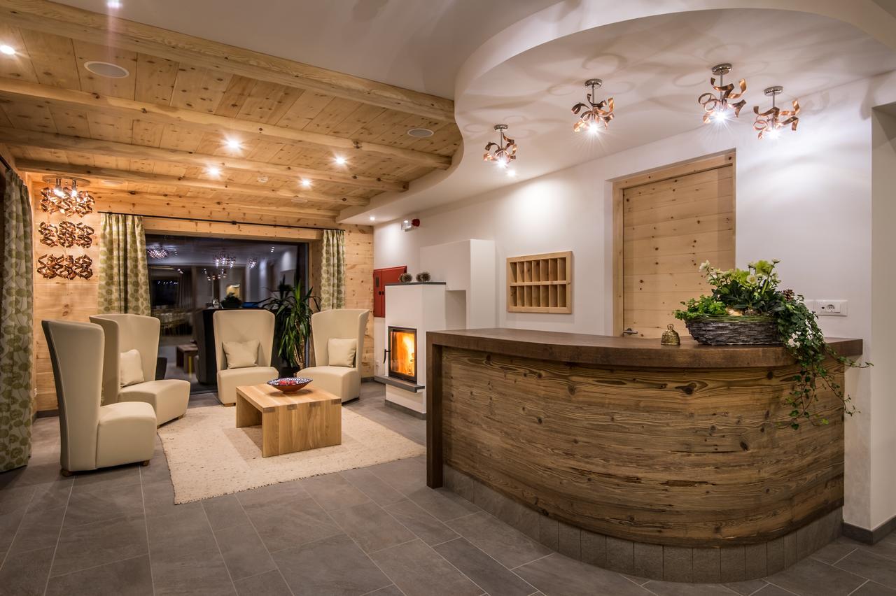 Garni Larix Hotel Colfosco Eksteriør billede